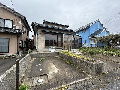 かほく市の認知症高齢者所有の実家、後見人制度で円滑売却を実現