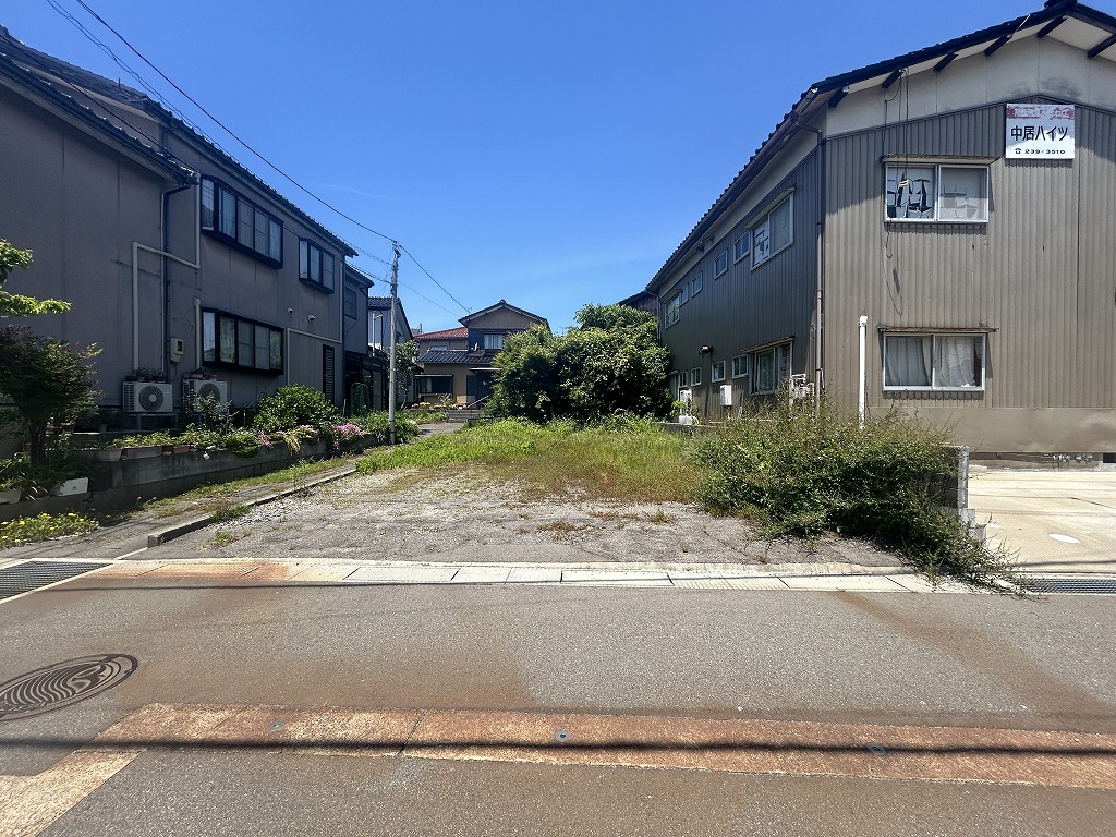 内灘町字向粟崎1丁目　土地②