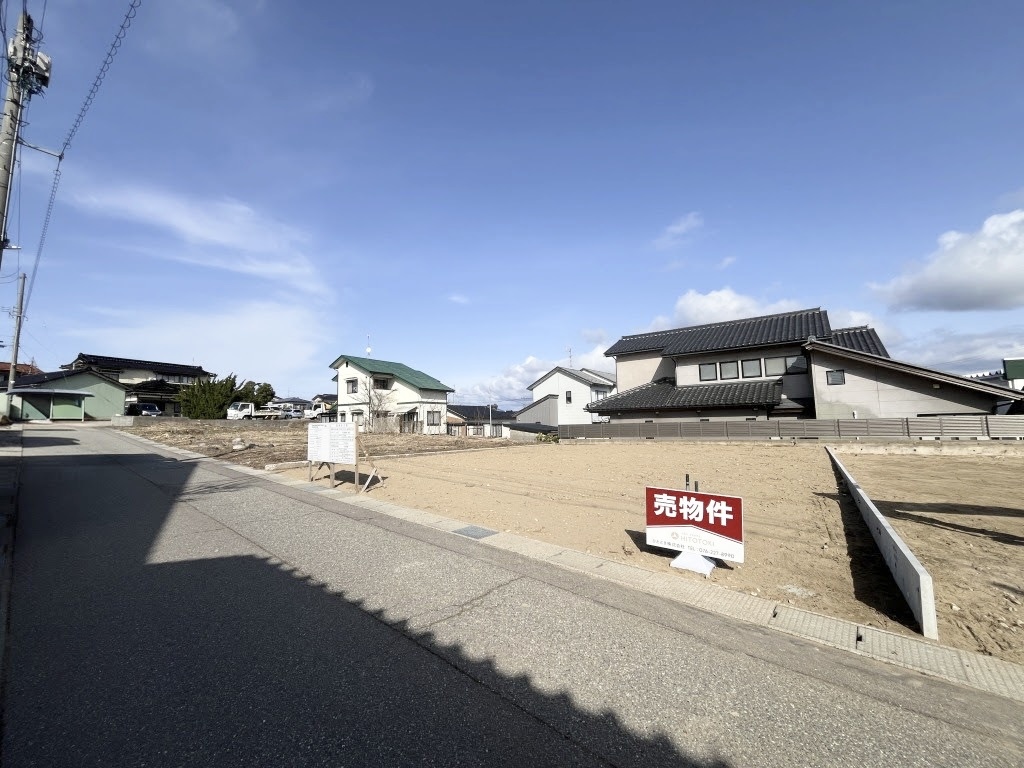 かほく市外日角ロ　土地