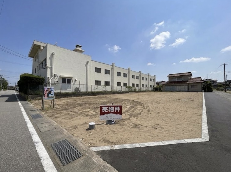 かほく市七窪ヘ　3区画土地